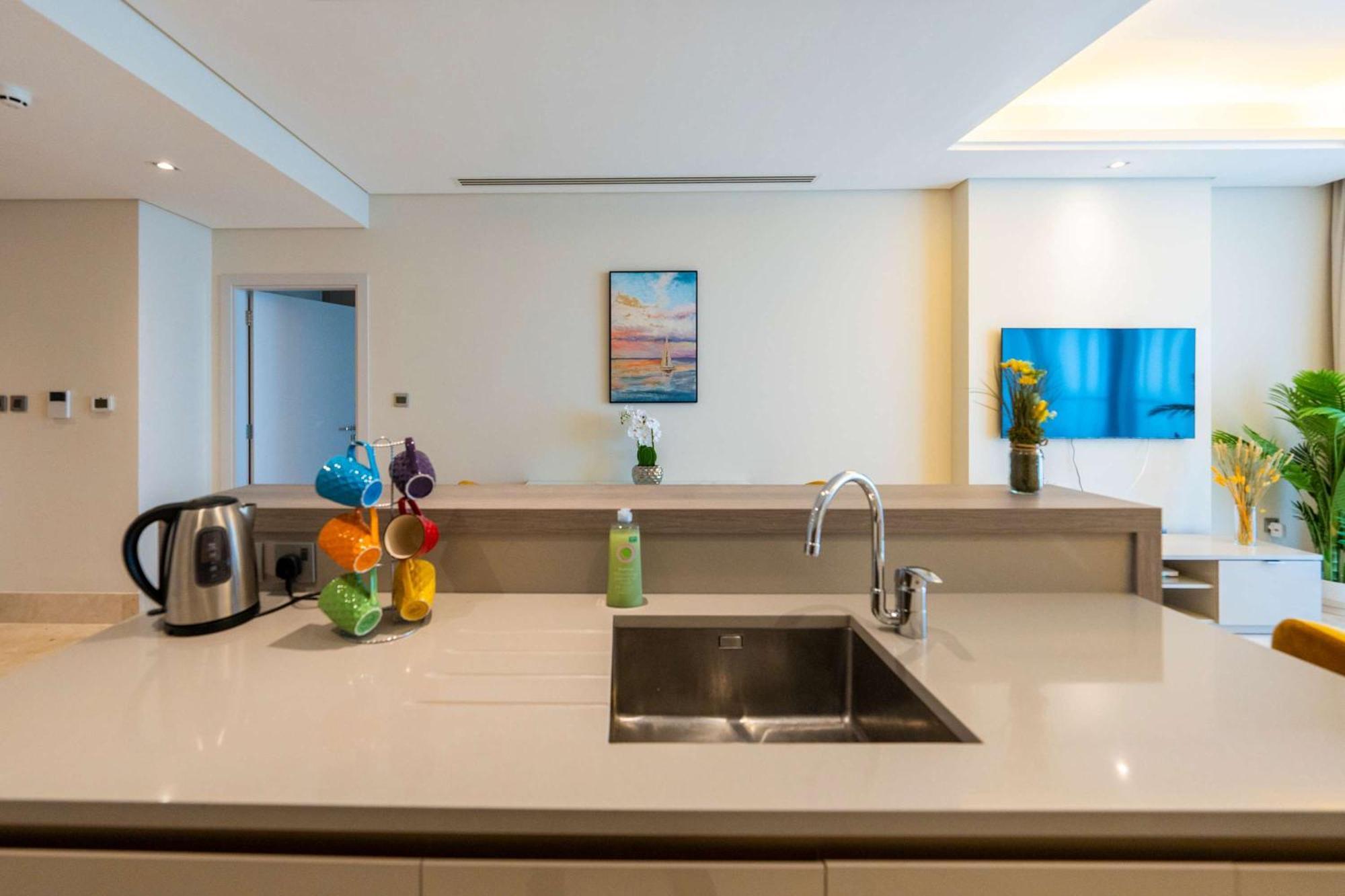 Spacious Beachfront 2 Bedroom Apartment - The 8 Dubai Ngoại thất bức ảnh